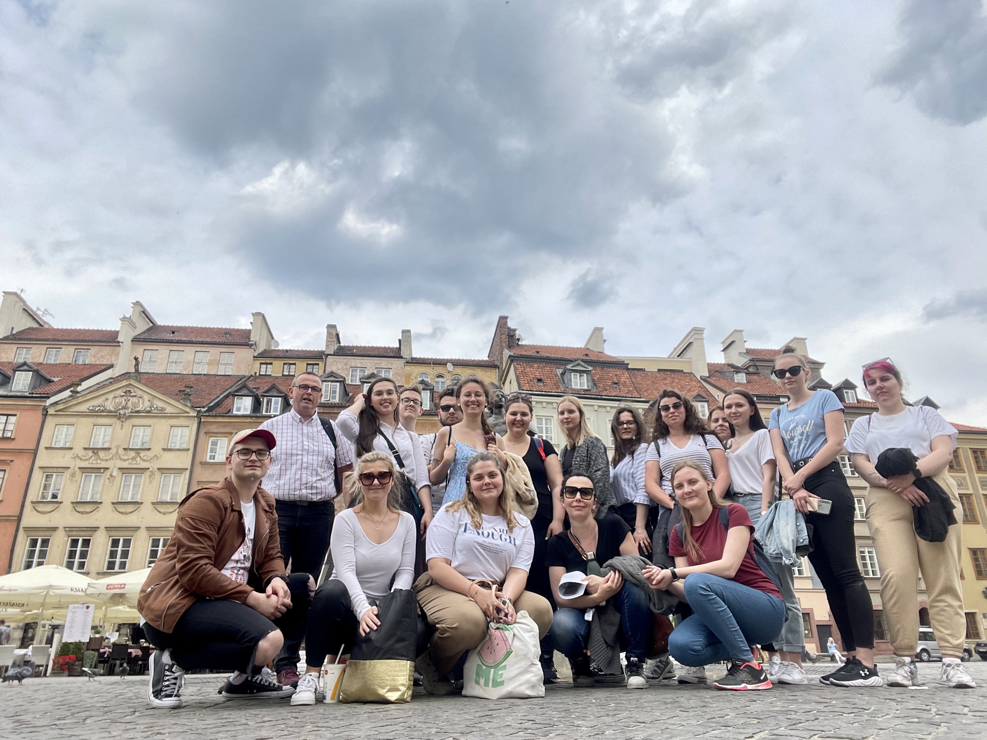 Studenci uczestniczący w zajęciach terenowych