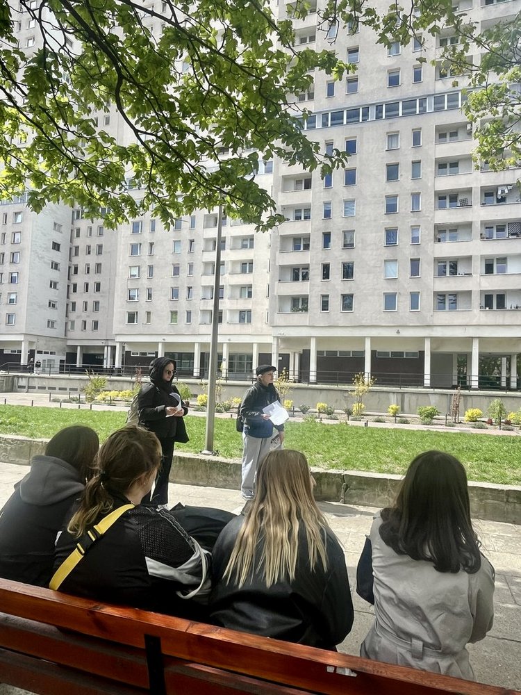 Studenci podczas ćwiczeń terenowych
