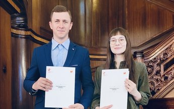 Dwoje studentów
