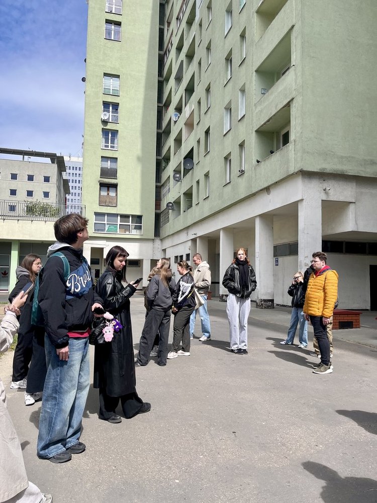 Studenci podczas ćwiczeń terenowych
