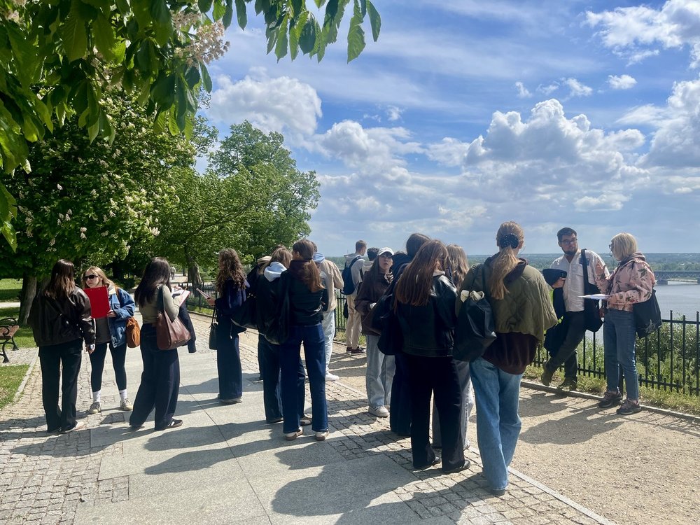 Studenci podczas gry terenowej w Płocku